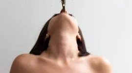 Kontroversi mencuat terkait adanya kabar sesi pengecekan tubuh atau body checking di ajang Miss Universe Indonesia. (Pexels.com/lil artsy)
