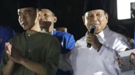 Ketua Umum Partai Gerindra, Prabowo Subianto bersama Wali Kota Surakarta Gibran Rakabuming. (Facbook.com/@Prabowo Subianto)