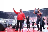 Calon presiden nomor urut 2 Prabowo Subianto tampil di HUT Partai Solidaritas Indonesia (PSI) ke-9 di Stadion Jatidiri, Semarang. (Dok. Tim Media Prabowo-Gibran)  