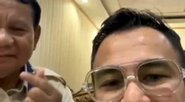 Tangkapan layar live streaming Raffi Ahmad dan Prabowo Subianto dari akun Instagram @@raffinagita1717. 