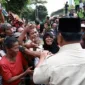 Capres nomor urut 2, Prabowo Subianto berziarah ke makam sang ayah, Soemitro Djojohadikoesoemo di TPU Karet Bivak. (Dok. Tim Media Prabowo)